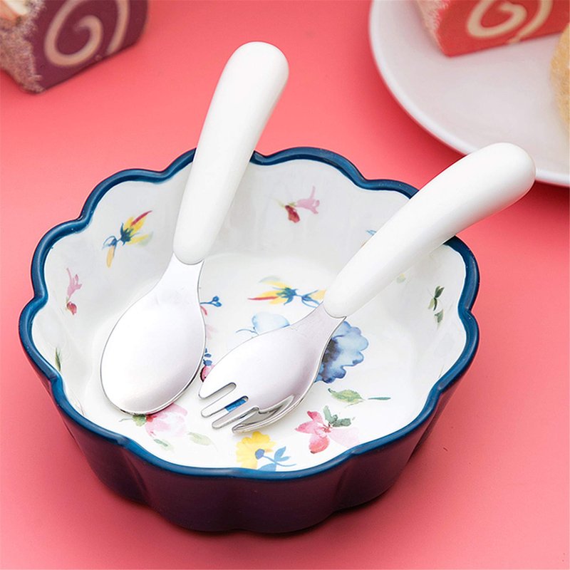 Kirecoo 2 Set Toddler Utensils, Toddler Forks and Spoons, Stainless Steel kids Silverware Set, Designed for Self Feeding Flatware Utensils with Travel Carrying Cases BPA Free (White & Aqua)