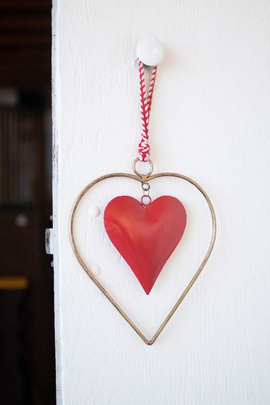 Kalalou NNV1074 and Red Heart Door Hanger