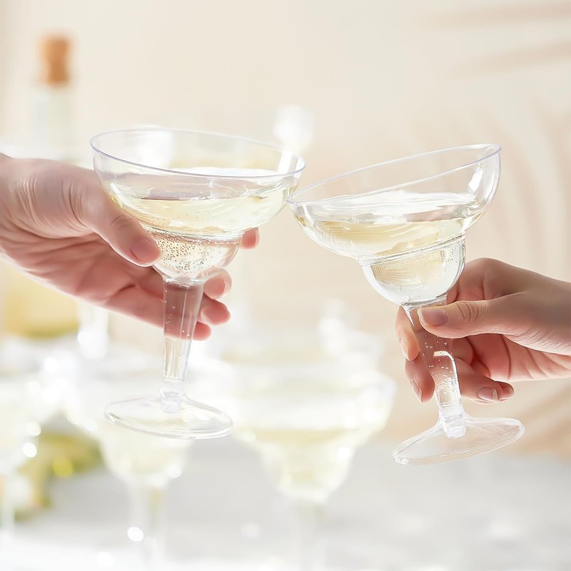 Qeirudu 12 oz Clear Plastic Margarita Glasses, 24 Pack Unbreakable Cocktail Cups Shatterproof Party Cups for Wine, Martini, Champagne