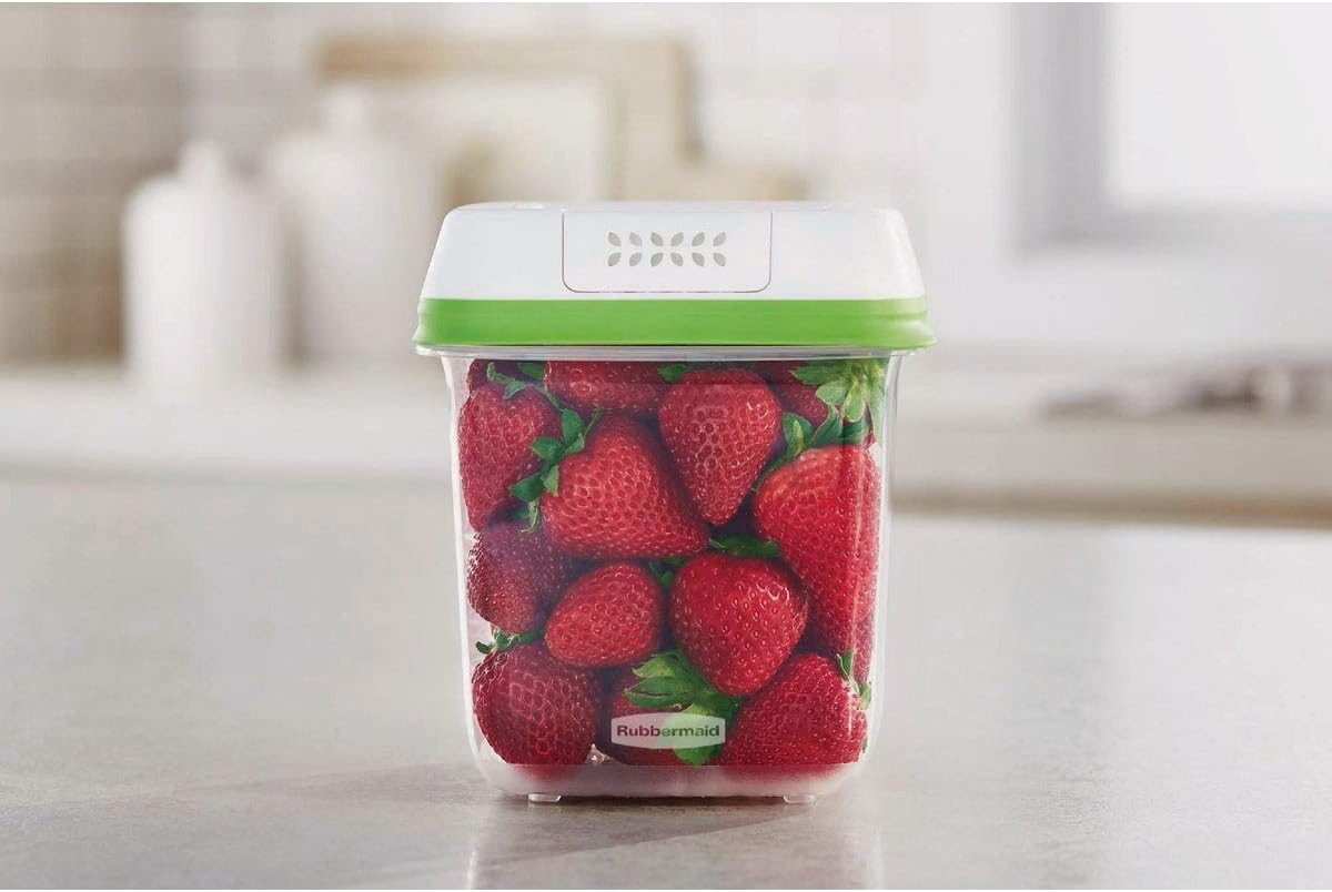 Rubbermaid FreshWorks Medium Produce Storage Container - 7.2-Cup Capacity, Clear Design