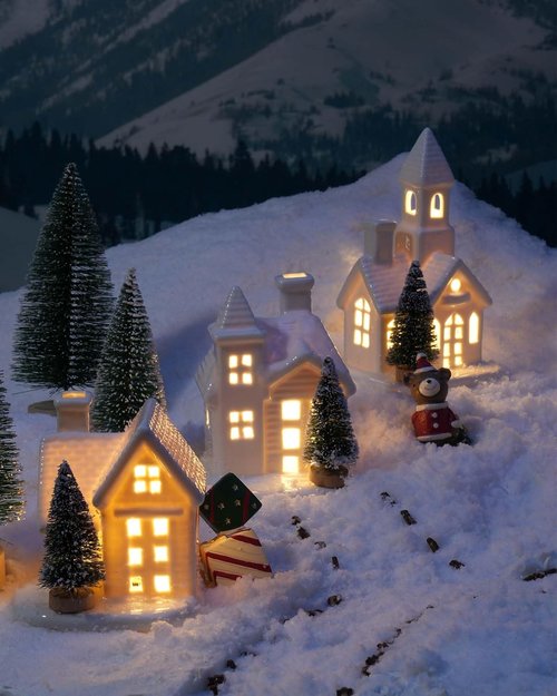 DN DECONATION Christmas Village Houses Set - 3 Ceramic Porcelain Decor with Frosted Trees | White Holiday Figurines