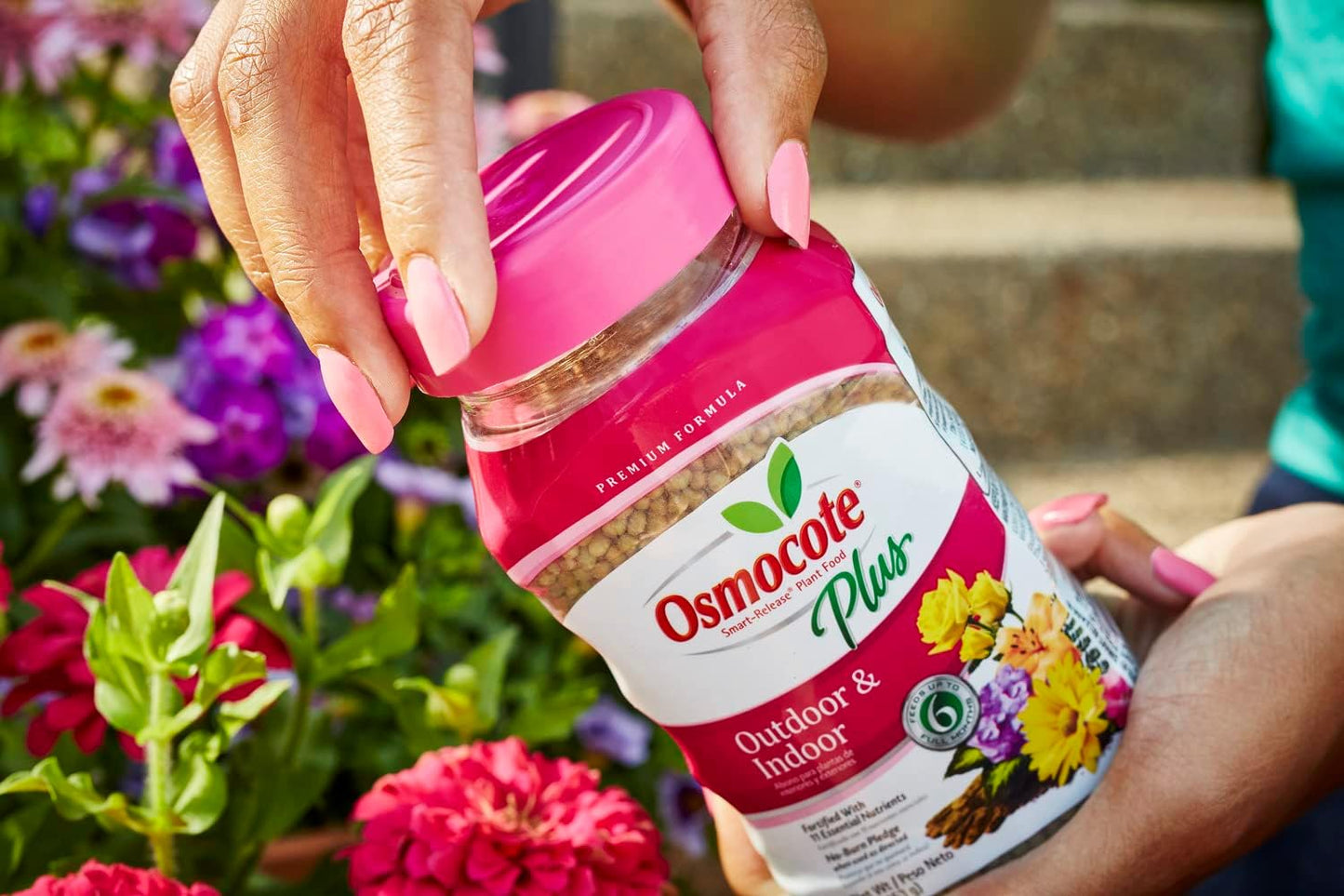 Osmocote Smart-Release Plant Food - Granular Fertilizer with 11 Essential Nutrients | 1 lb for Indoor & Outdoor Use