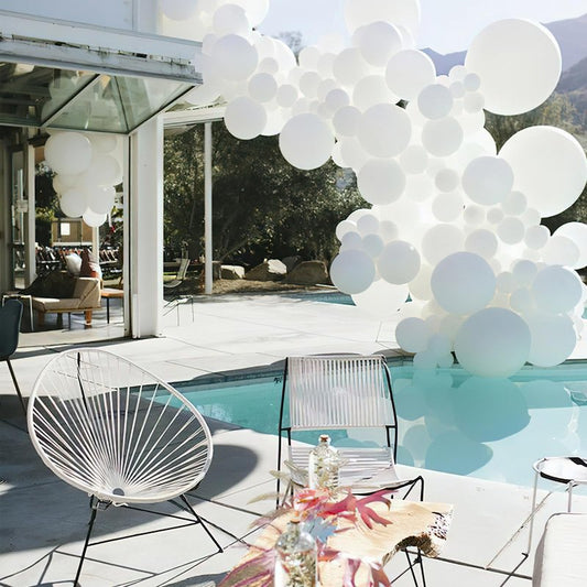 PartyWoo White Balloons 100pcs 5 Inch Matte Latex Balloons for Wedding Bridal Graduation Engagement Baby Shower Gender Reveal Easter Anniversary Birthday Tea Party Decorations White-Y13
