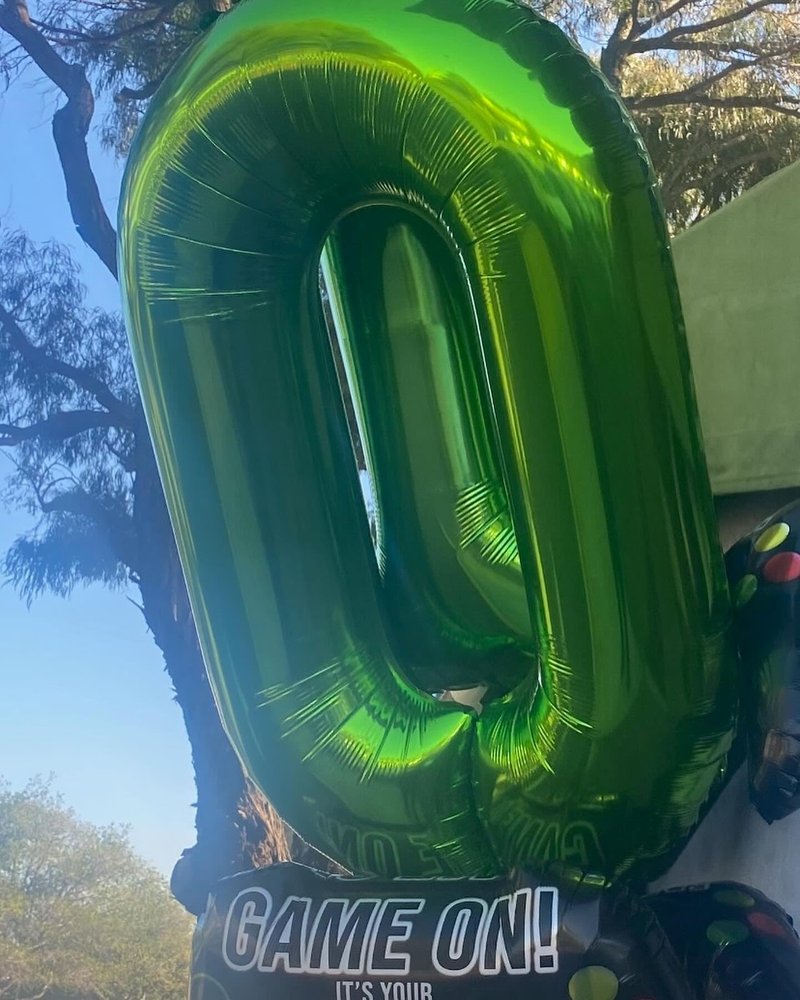 Green Number 28 Balloon 40 inch, 28 Number Balloons, 28th Green Birthday Decorations, 28 Year Old Women Men Party Supplies, St. Patrick's Day Games Theme Birthday Decorations