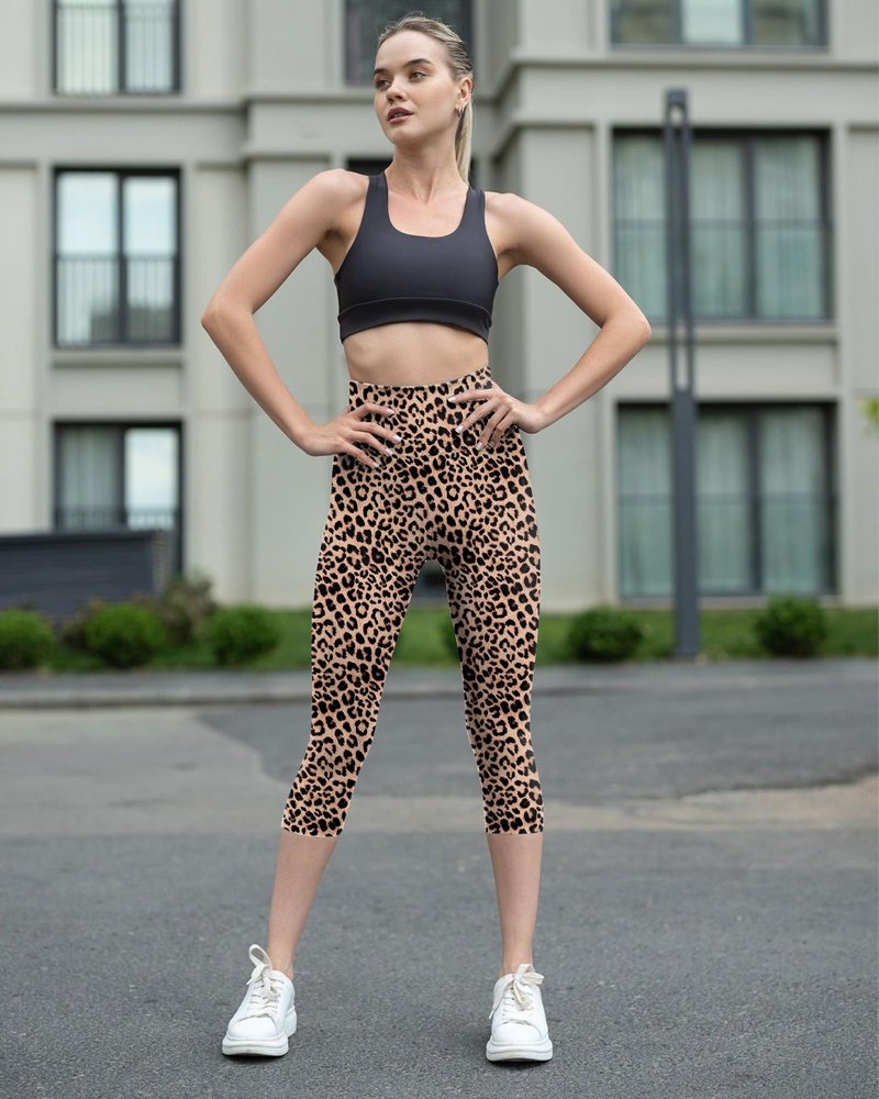 TNNZEET Capri Leggings for Women - Tummy Control Black Leggings with Pockets High Waisted Yoga Pants Workout Cycling Leggings