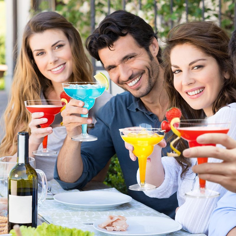 Qeirudu 12 oz Clear Plastic Margarita Glasses, 24 Pack Unbreakable Cocktail Cups Shatterproof Party Cups for Wine, Martini, Champagne