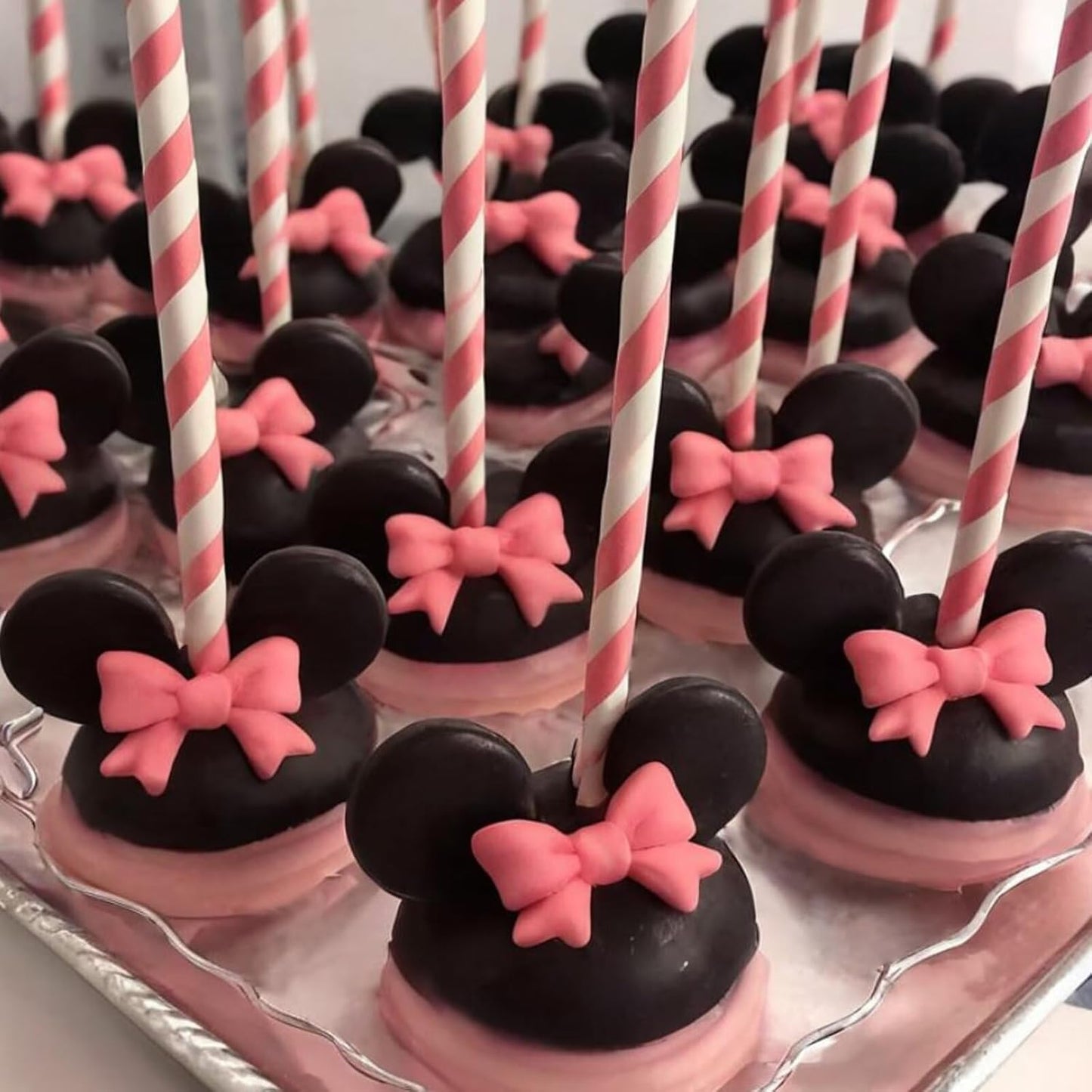 Skiennix 3-Pc Bow Silicone Mold Set - Perfect for Fondant, Chocolate, and Cake Pop Decorating