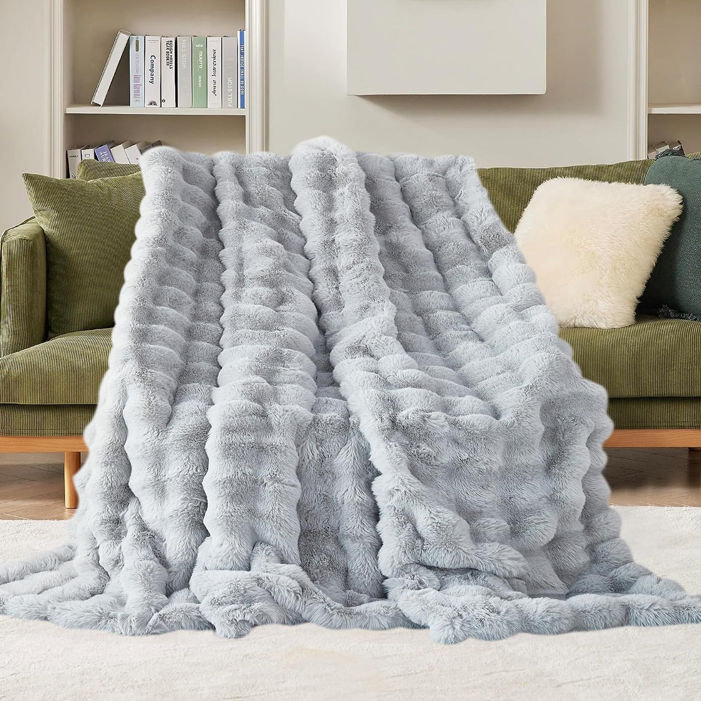 Soft Warm Faux Rabbit Fur Blanket - Thick 1000 G/M Faux Fur Throw with Ruffles - Fluffy, Versatile for Bed, Sofa, Office (Light Gray, 130x160cm / 51"x63")