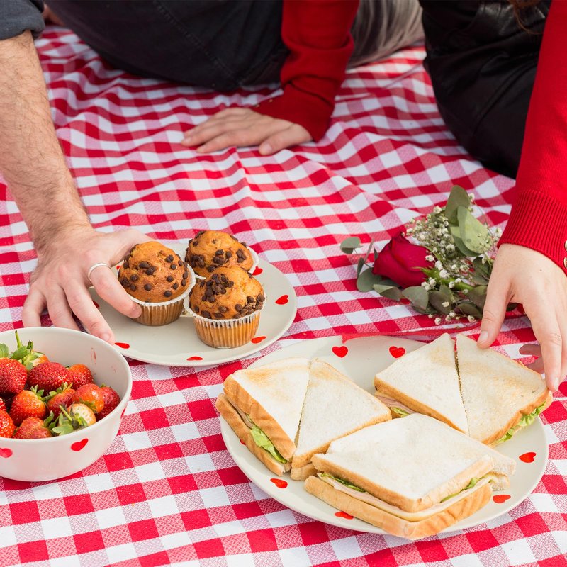 Kesfey 8 Packs Red and White Checkered Tablecloths 54 x 108 Inches Disposable Rectangle Red Gingham Table Cloth Waterproof Plastic Picnic Party Plaid Tablecovers for Picnic BBQ Family Outings