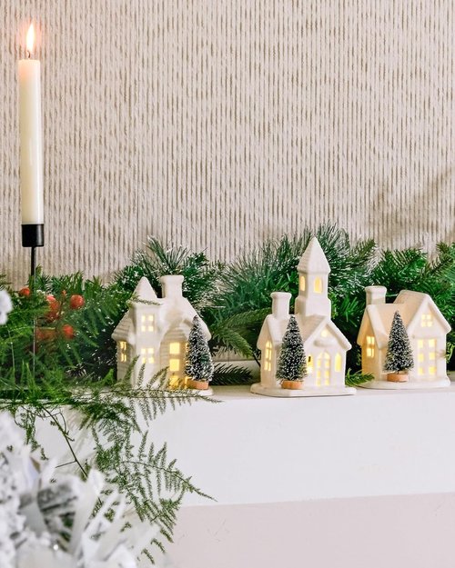 DN DECONATION Christmas Village Houses Set - 3 Ceramic Porcelain Decor with Frosted Trees | White Holiday Figurines