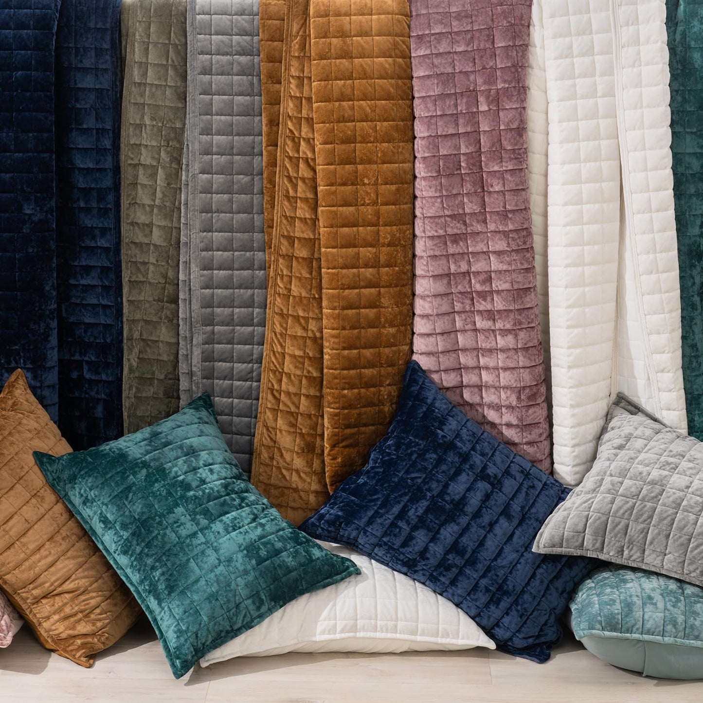 RECYCO Luxury Velvet Quilt Set - Lightweight Comforter for Twin/Twin XL Beds | Aqua Green, Includes 1 Pillow Sham