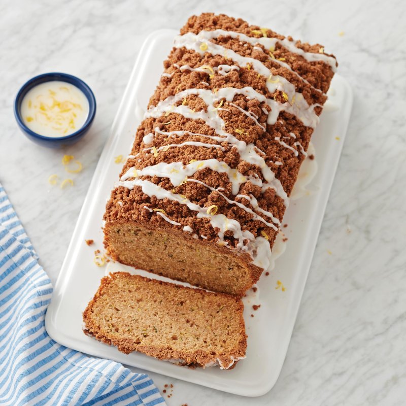 Wilton Gold Non-Stick Bakeware Large Loaf Pan - Baking Pan for Breads, Pound Cake & More - Even Heat Distribution & Extended Handles - Made Without PFAS - 9.25 x 5.25 x 2.75 Inch