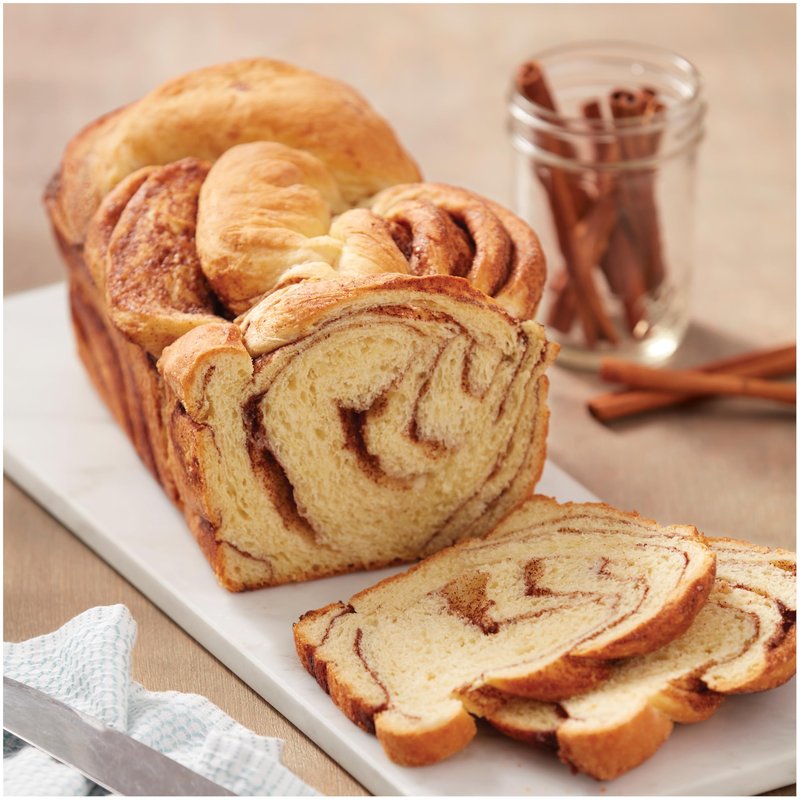 Wilton Gold Non-Stick Bakeware Large Loaf Pan - Baking Pan for Breads, Pound Cake & More - Even Heat Distribution & Extended Handles - Made Without PFAS - 9.25 x 5.25 x 2.75 Inch