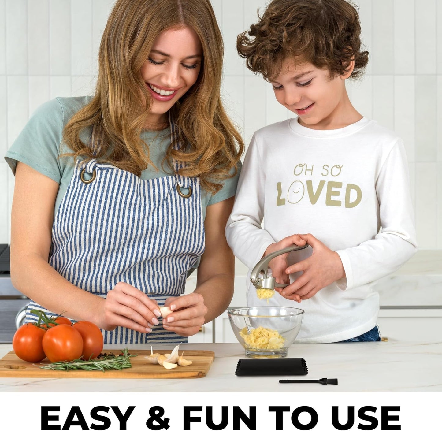 Zulay Kitchen Garlic Press Set - Rust-Proof Professional Mincer with Ergonomic Handle & Silicone Peeler | Easy-Squeeze, Easy-Clean (Silver)