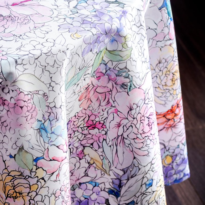 Maison d' Hermine Table Cloth Round Table 100% Cotton 69 Round Inches Tablecloth Reusable Decorative for Dining Kitchen Room Farmhouse Party Home Hotel Restaurant Spring Summer - Floral Love