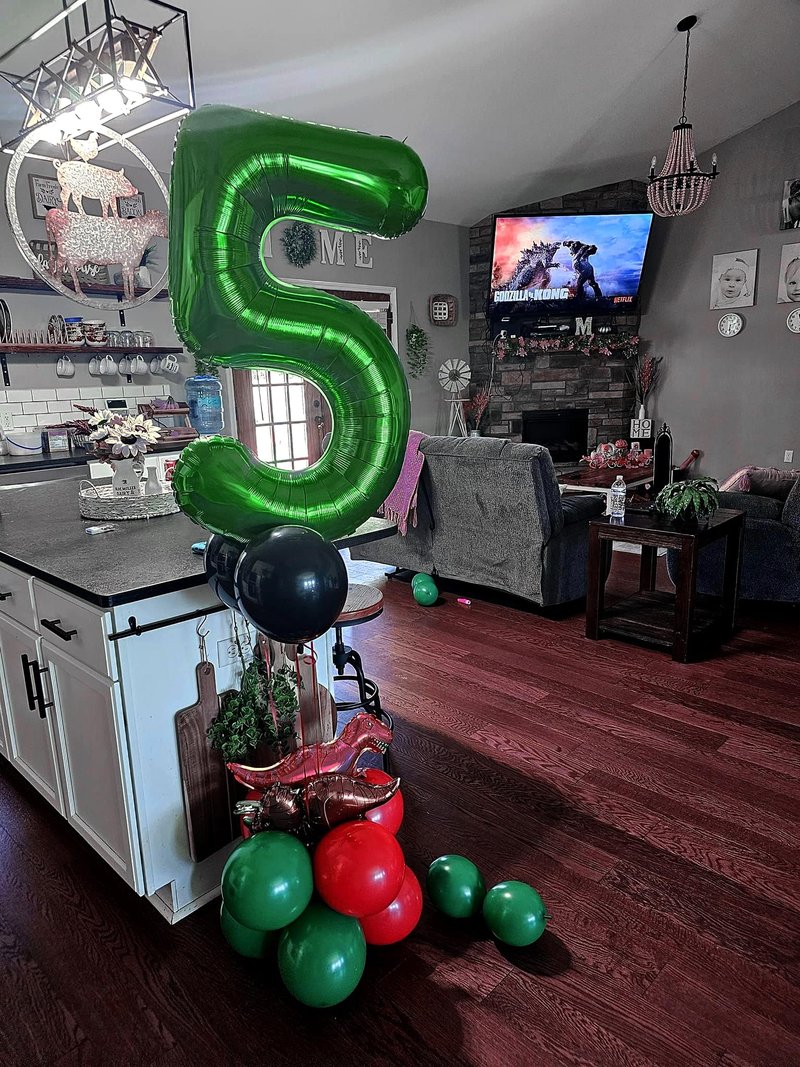 Green Number 18 Balloon 40 inch, 18 Number Balloons, 18th Green Birthday Decorations, 18 Year Old Girls Boys Party Supplies, St. Patrick's Day Games Theme Birthday Decorations