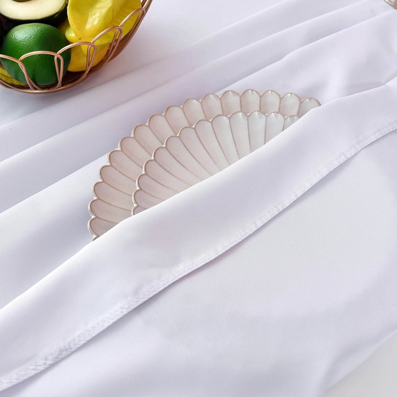 MEANMOY White 210 GSM Water & Stain Resistant Round Tablecloth for Circle Table - Solid Small 48 Inch Table Cloth Cover in Wrinkle Free Durable Washable Polyester Fabric for Wedding, Party, Banquet